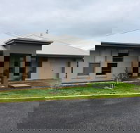 Adore 6 Villa - Dalby Accommodation