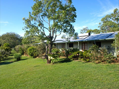 Amamoor Lodge - Dalby Accommodation 1