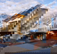 Art House Townhouses - Dalby Accommodation