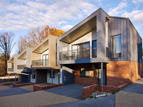Art House Townhouses - Dalby Accommodation 0