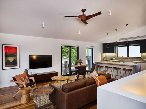 Art House Townhouses - Dalby Accommodation 2