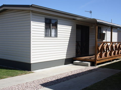 Bay View Holiday Village - Dalby Accommodation 2