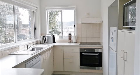 Beachcomber Apartments - Dalby Accommodation 2