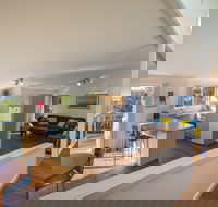 Breeze in Mollymook Beach - Dalby Accommodation
