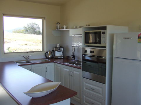 Burnt Creek Cottages - Dalby Accommodation 1