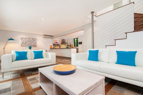 By The Sea Port Douglas - Dalby Accommodation 2