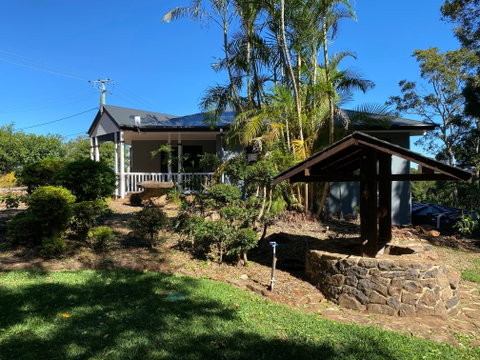 Clouds Mapleton - Dalby Accommodation 1