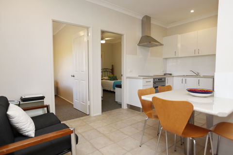 Country Apartments Dubbo - Dalby Accommodation 1