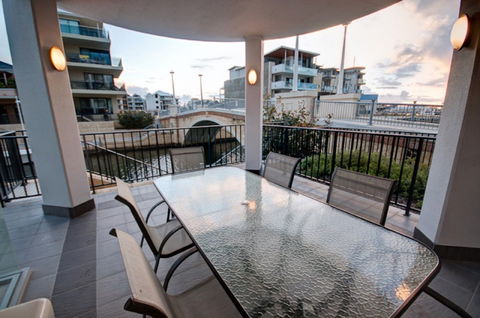 Dolphin Quay 3 Bedroom Apartment - Dalby Accommodation 1