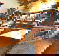 Feathertop Retreat - Dalby Accommodation