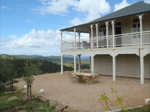 Hilly Ridge - Dalby Accommodation 0