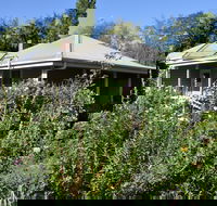 Honeysuckle Cottage - Dalby Accommodation