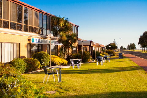 Lacepede Bay Motel & Restaurant - Dalby Accommodation 0