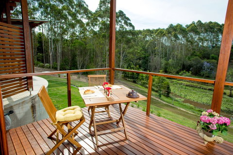 Lilypad Luxury Cabins - Dalby Accommodation 1