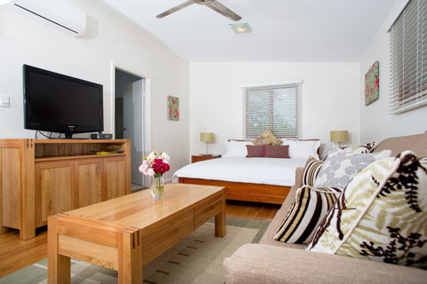 Lilypad Luxury Cabins - Dalby Accommodation 2