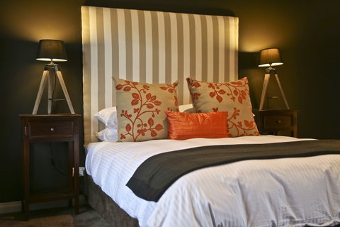 One Paddock Currency Creek Villas And RETREAT - Dalby Accommodation 1