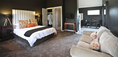 One Paddock Currency Creek Villas And RETREAT - Dalby Accommodation 2