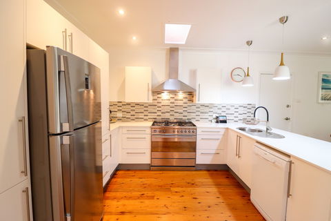 Pacific Beachhouse - Dalby Accommodation 2