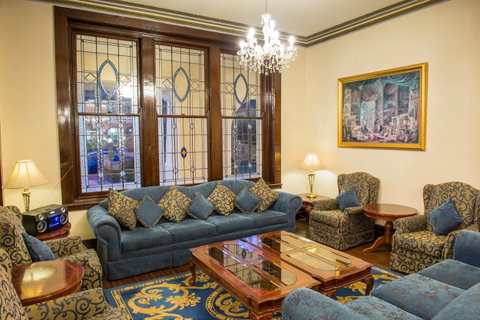 Palais Royale - Dalby Accommodation 1