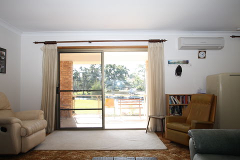 Paradise On The Water - Dalby Accommodation 1