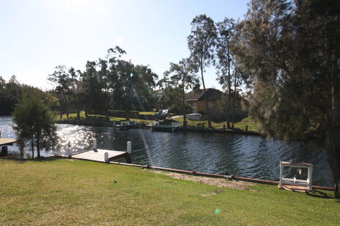 Paradise On The Water - Dalby Accommodation 2