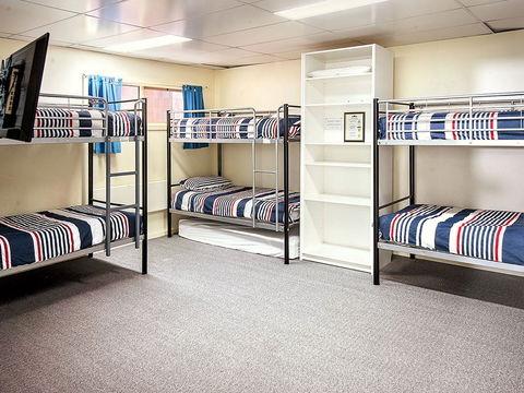 Reindeer Ski Club - Dalby Accommodation 0