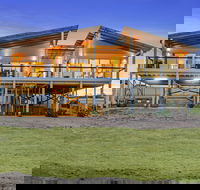 Sceale Bay Seaview Escape - Dalby Accommodation