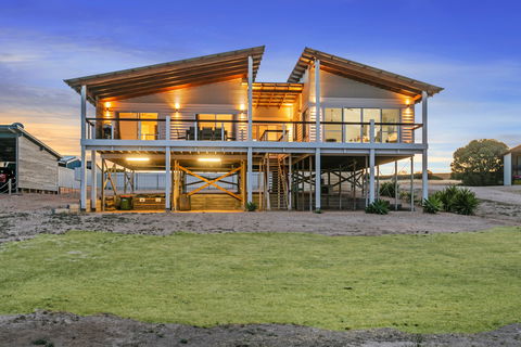 Sceale Bay Seaview Escape - Dalby Accommodation 0