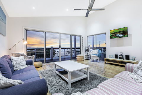 Sceale Bay Seaview Escape - Dalby Accommodation 2