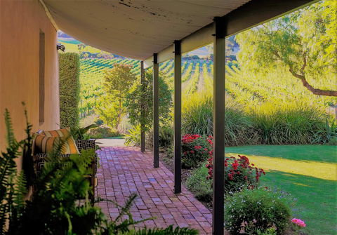 Seppeltsfield Vineyard Cottage - Dalby Accommodation 0