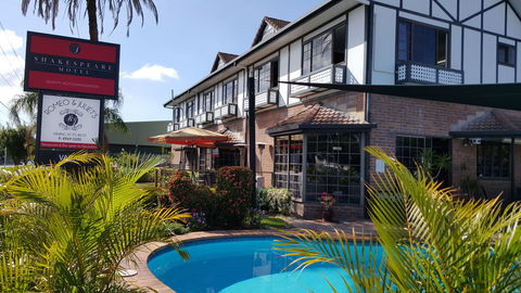 Shakespeare Motel - Dalby Accommodation 0