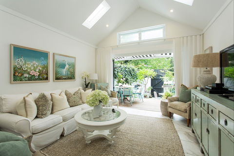 Stylish Interiors In The Bay - Dalby Accommodation 0