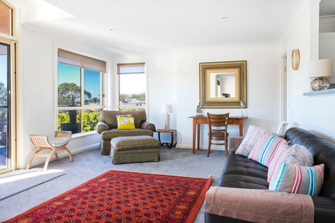 Summer Days - Dalby Accommodation 1