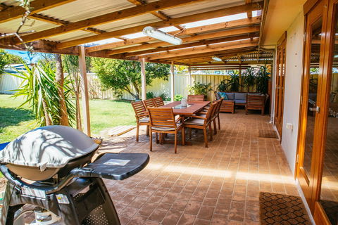 Sunbaker Beach House - Dalby Accommodation 0