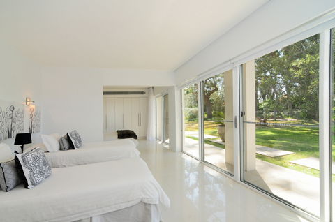 The White House Jervis Bay - Dalby Accommodation 1
