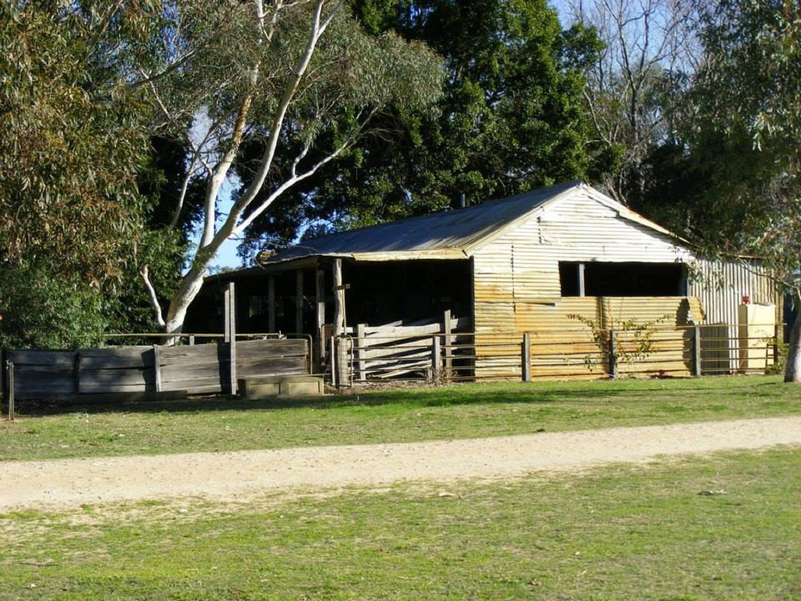 Neergabby WA Dalby Accommodation
