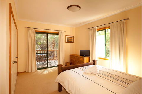 Woodfern Lodge - Dalby Accommodation 0
