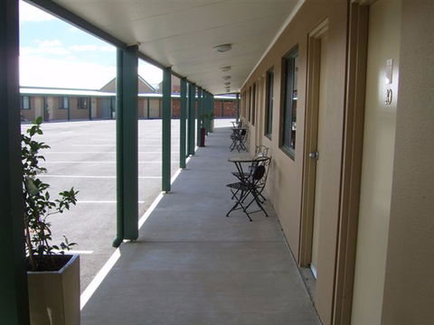 Bakehouse Motel Goulburn - Dalby Accommodation 0