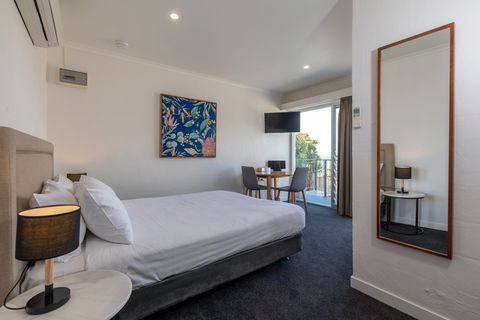 Bay 10 - Port Lincoln - Dalby Accommodation 1