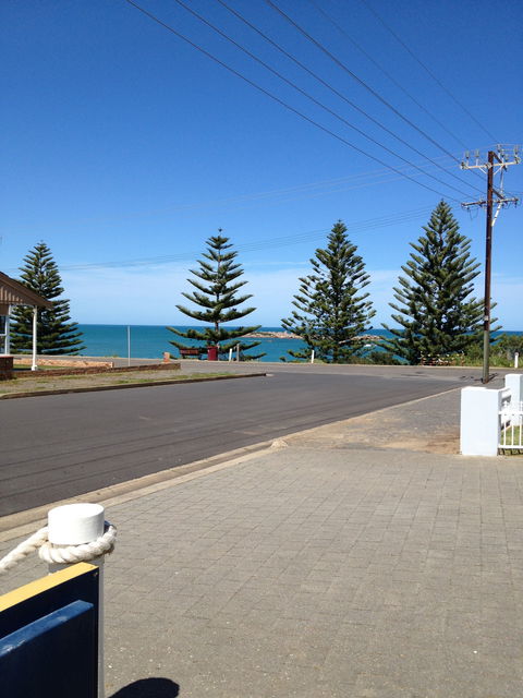 Beachcomber Beachfront  Beach House At Port Elliot On Horseshoe Bay - Dalby Accommodation 1