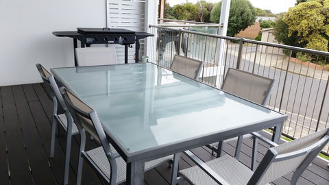 Beachcomber Beachfront  Beach House At Port Elliot On Horseshoe Bay - Dalby Accommodation 2