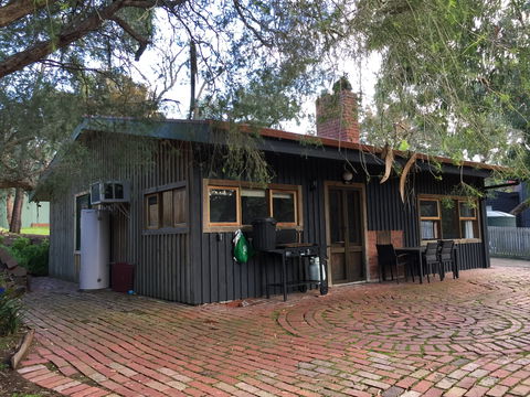 Bells Estate Great Ocean Road Cottages - Dalby Accommodation 2