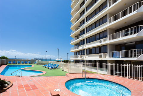 Breakers North - Absolute Beach Front Holiday Apartments - Dalby Accommodation 2