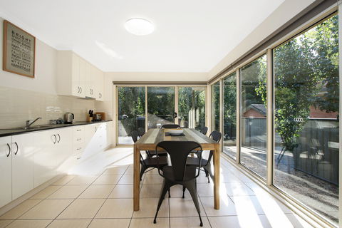 Bright Delight - Dalby Accommodation 1