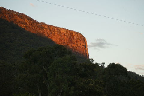 Cave Rock Cottages - Dalby Accommodation 1