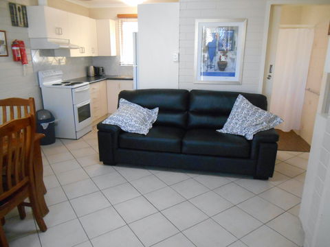 Clan Ranald Holiday Unit 2 - Dalby Accommodation 2