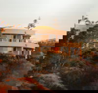 Cliff House Beachfront Villas - Dalby Accommodation