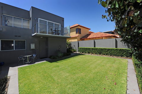 Cottesloe Beach House II - Dalby Accommodation 2
