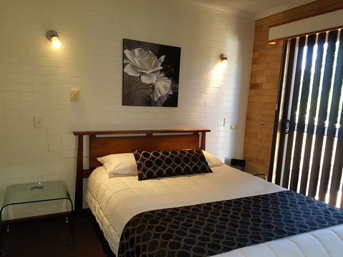 Cousins Motor Inn - Dalby Accommodation 1
