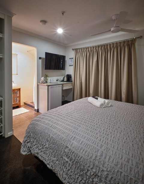 Edlin House - Dalby Accommodation 2